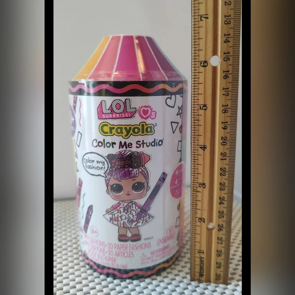 Green LOL Surprise Loves CRAYOLA Color Me Studio with Collectible Doll